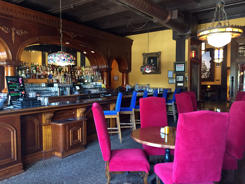 Tanasbourne, OR Bar